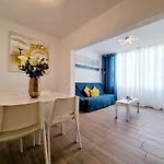 Dino 10 Playa Roca Apartmán *