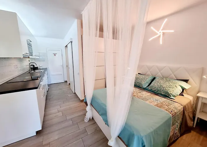 Dino 10 Playa Roca Apartman *