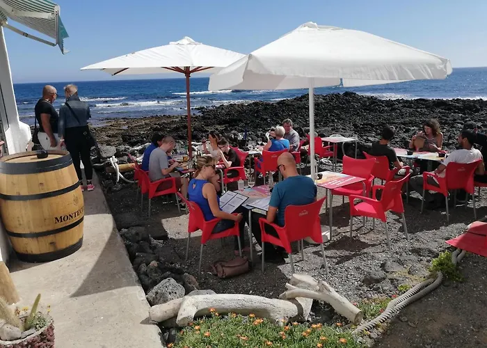 Dino 10 Playa Roca Costa Teguise